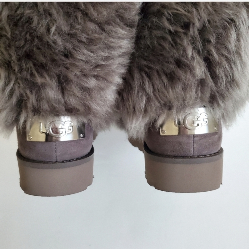 Sale! UGG  * Classic Posh Mini Fur Boots size 6 and 7 - Picture 3 of 9